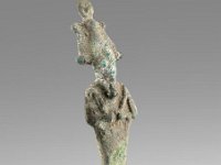 Aeg B 50  Aeg B 50, Spätzeit, Osiris, Bronze, H 7,5 cm, B 2,0 cm, T 2,4 cm : Bestandskatalog Ägypten, Museumsfoto: Claus Cordes